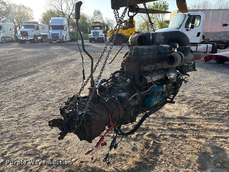 image for item FB3457 1999 Mack E7 engine