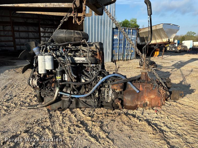 image for item FB3457 1999 Mack E7 engine