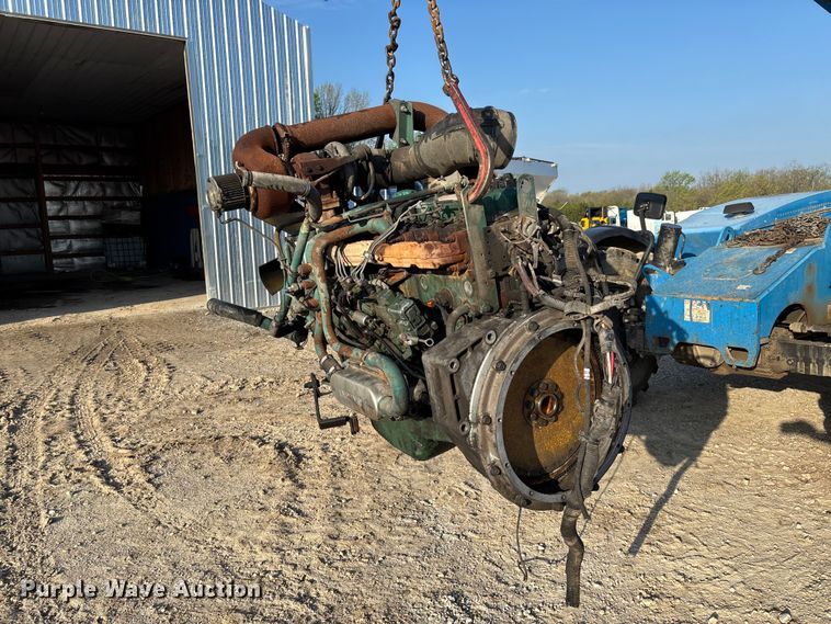 image for item FB3458 Volvo VE D7A275 engine