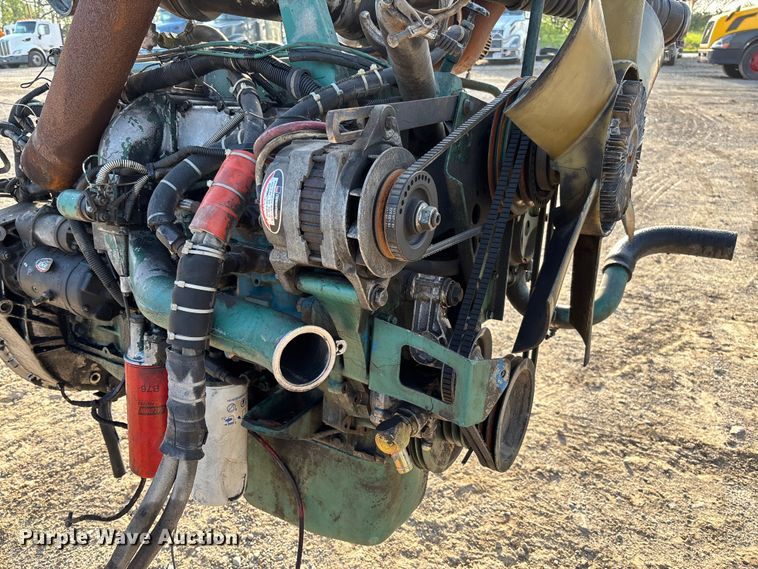 image for item FB3458 Volvo VE D7A275 engine
