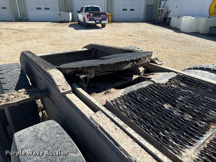 image for item FB5682 2005 Capacity Trucks TJ6500T yard truck