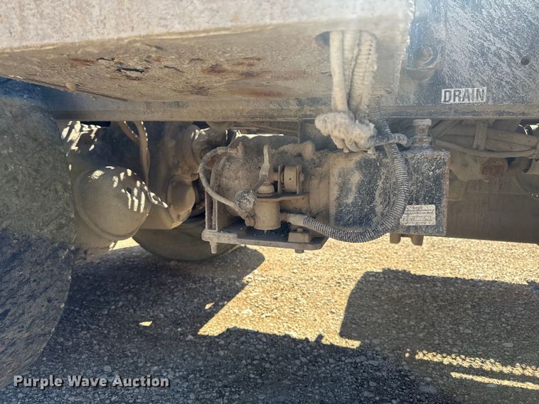 image for item FB5682 2005 Capacity Trucks TJ6500T yard truck