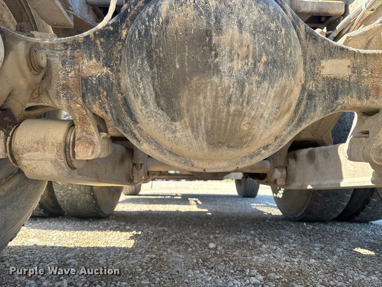 image for item FB5682 2005 Capacity Trucks TJ6500T yard truck