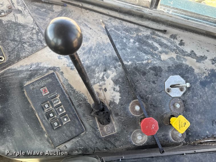 image for item FB5682 2005 Capacity Trucks TJ6500T yard truck