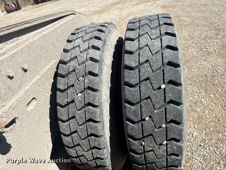 image for item FB5682 2005 Capacity Trucks TJ6500T yard truck