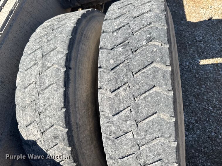 image for item FB5682 2005 Capacity Trucks TJ6500T yard truck