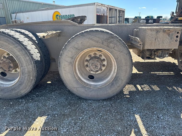 image for item FB5682 2005 Capacity Trucks TJ6500T yard truck