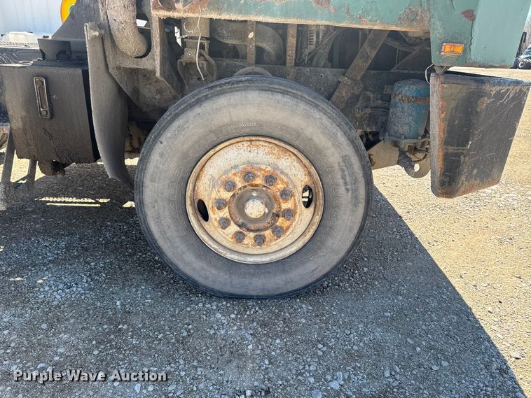 image for item FB5682 2005 Capacity Trucks TJ6500T yard truck