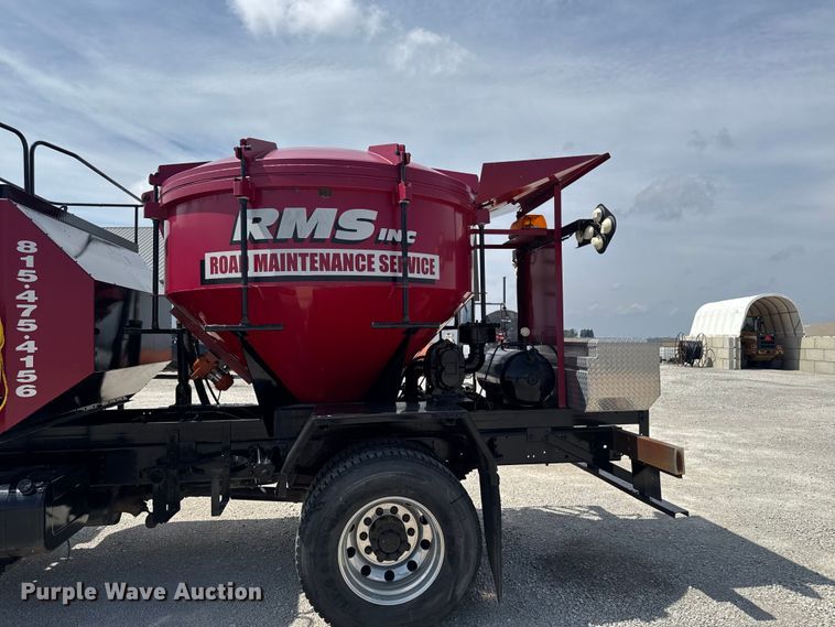 image for item FB5707 1997 Chevrolet C7500 pothole patcher truck