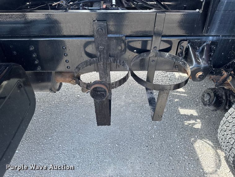image for item FB5707 1997 Chevrolet C7500 pothole patcher truck