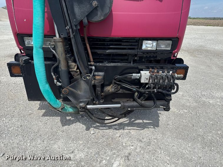 image for item FB5707 1997 Chevrolet C7500 pothole patcher truck