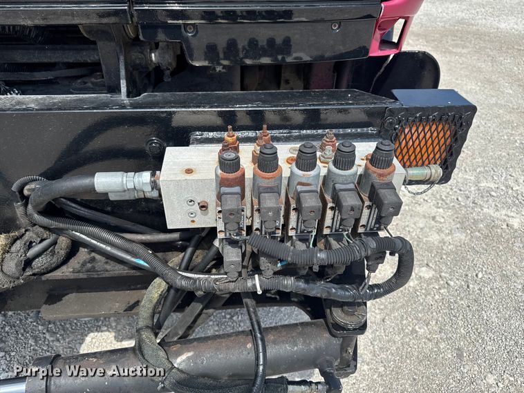 image for item FB5707 1997 Chevrolet C7500 pothole patcher truck