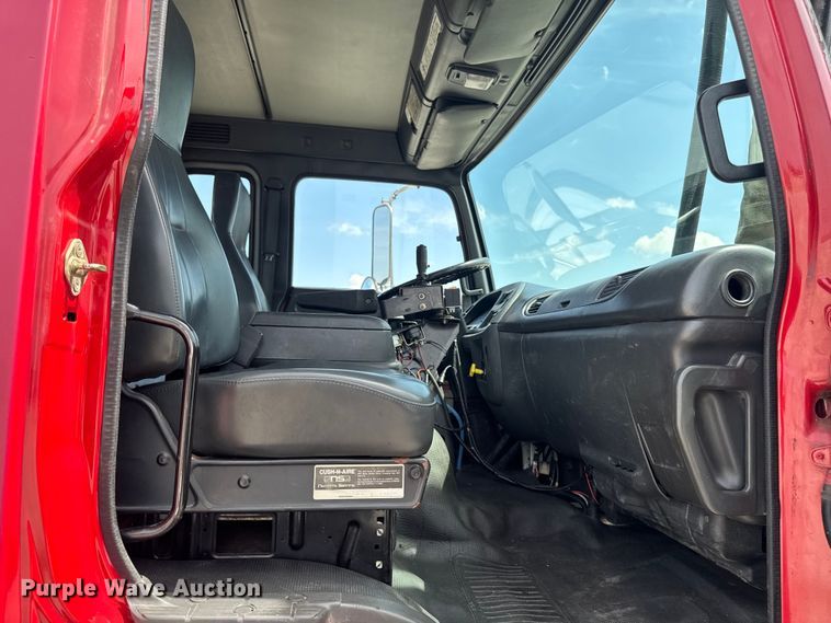 image for item FB5707 1997 Chevrolet C7500 pothole patcher truck