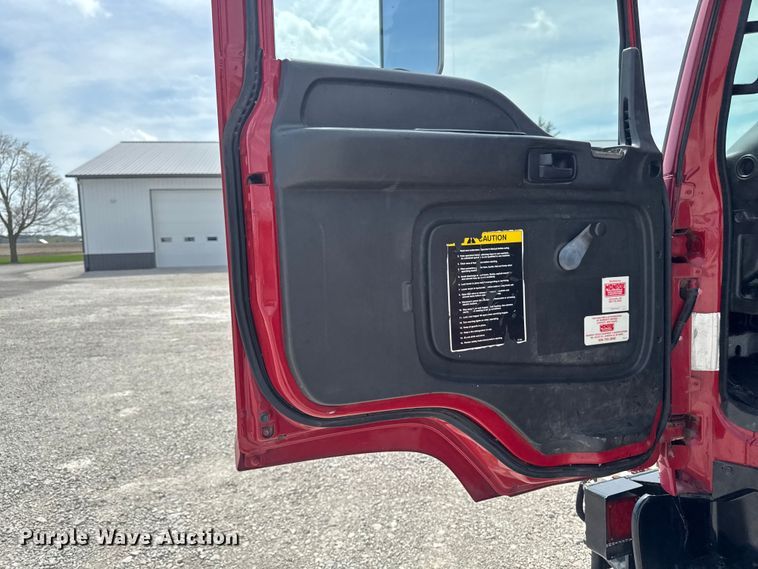 image for item FB5707 1997 Chevrolet C7500 pothole patcher truck