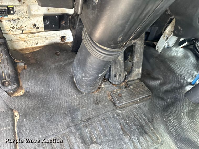 image for item FB5707 1997 Chevrolet C7500 pothole patcher truck