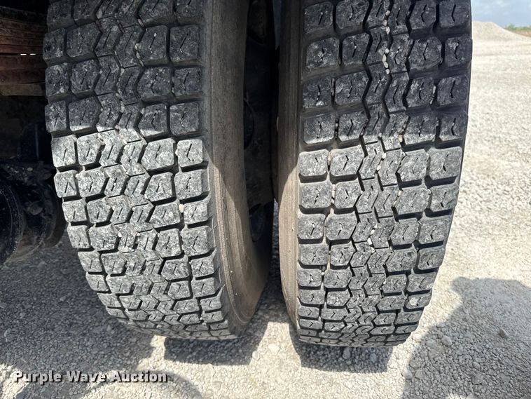 image for item FB5707 1997 Chevrolet C7500 pothole patcher truck