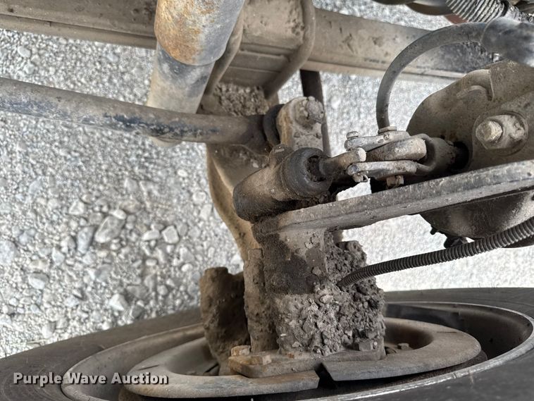 image for item FB5707 1997 Chevrolet C7500 pothole patcher truck