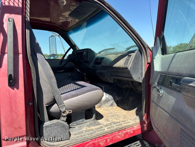 image for item FB7244 1999 Chevrolet C6500 flatbed truck