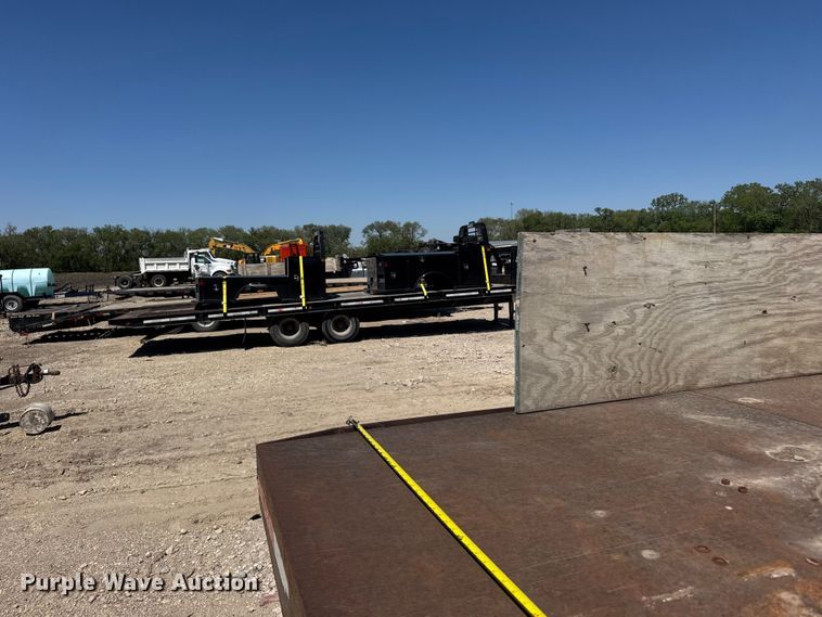 image for item FB7245 1997 GMC C6500 flatbed truck