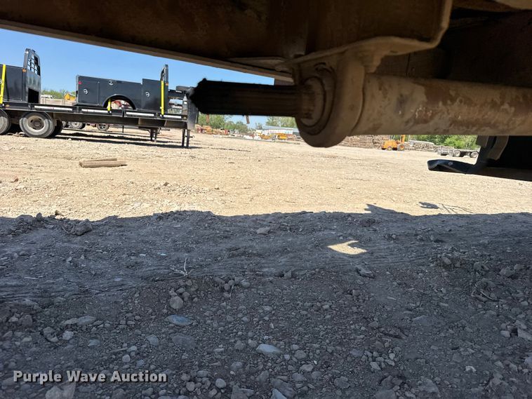 image for item FB7245 1997 GMC C6500 flatbed truck