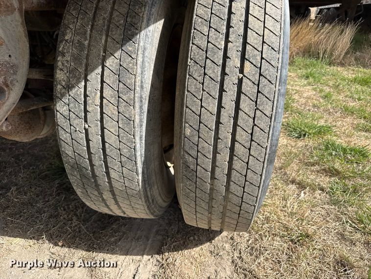 image for item FB7264 1992 Wabash walking floor trailer