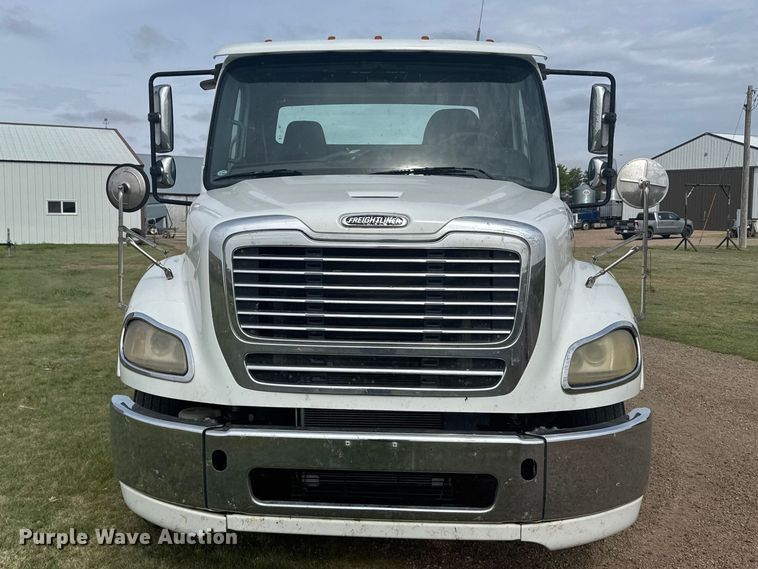 image for item FB7309 2012 Freightliner M2 112 semi truck