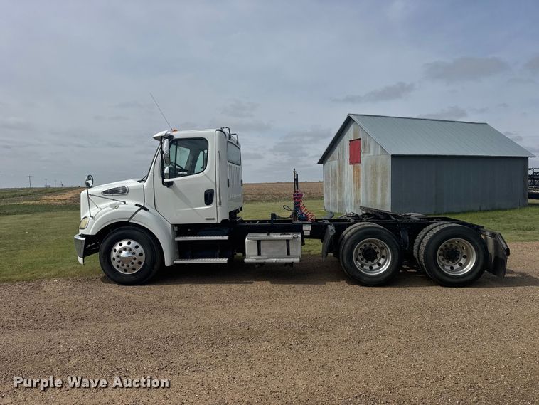 image for item FB7309 2012 Freightliner M2 112 semi truck