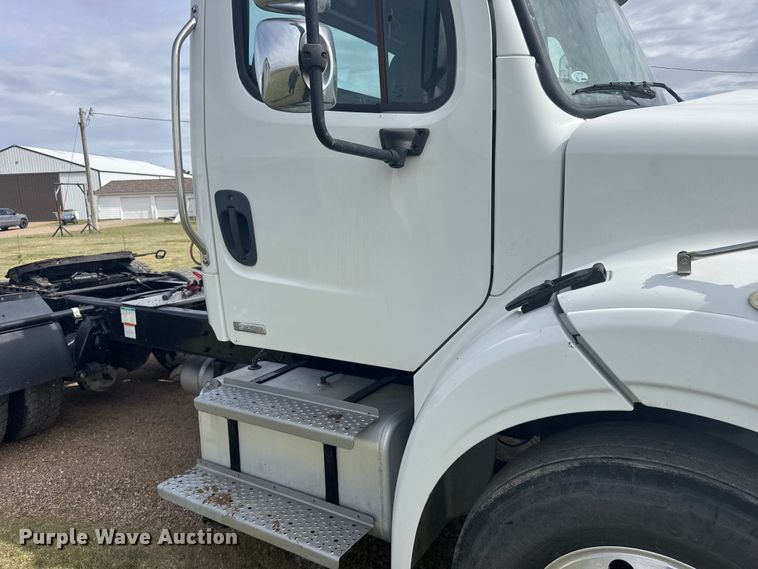 image for item FB7309 2012 Freightliner M2 112 semi truck