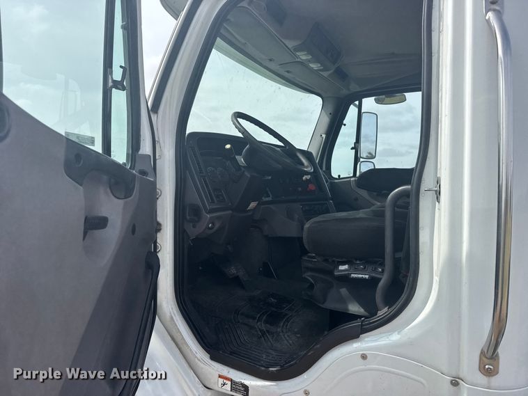 image for item FB7309 2012 Freightliner M2 112 semi truck