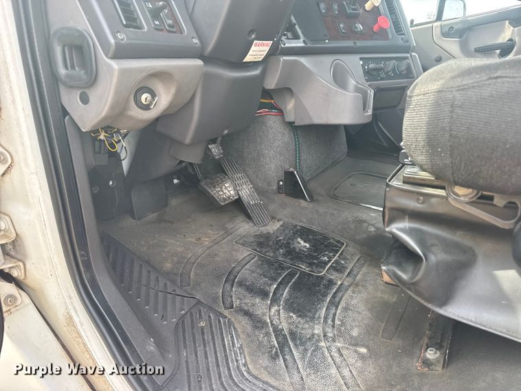 image for item FB7309 2012 Freightliner M2 112 semi truck