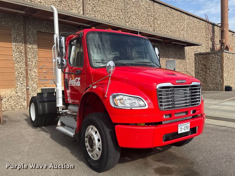 image for item FB7310 2011 Freightliner Business Class M2 semi truck