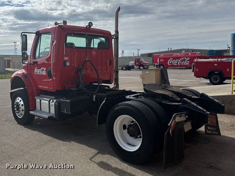 image for item FB7310 2011 Freightliner Business Class M2 semi truck