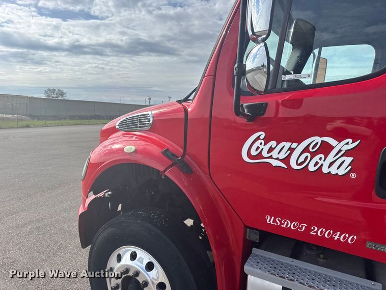 image for item FB7310 2011 Freightliner Business Class M2 semi truck