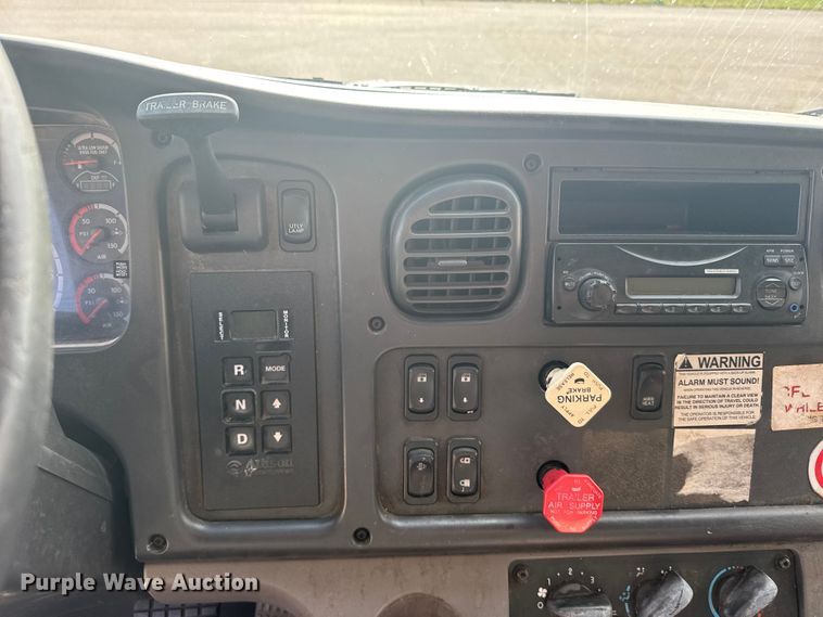 image for item FB7310 2011 Freightliner Business Class M2 semi truck