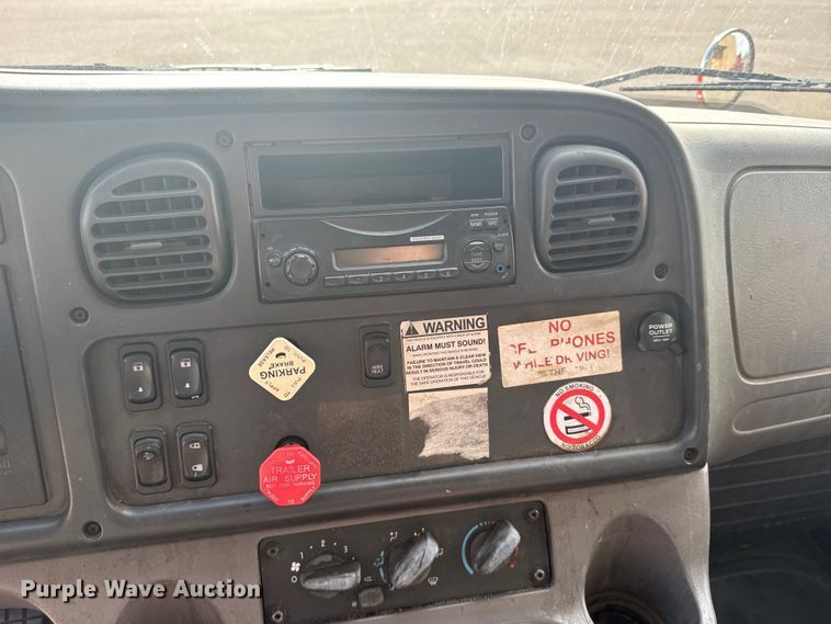 image for item FB7310 2011 Freightliner Business Class M2 semi truck