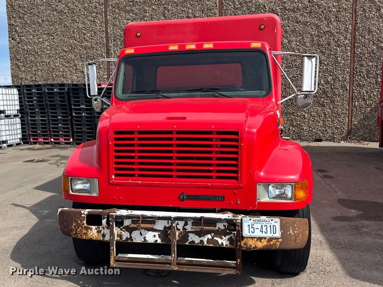 image for item FB7314 1999 International 4700 delivery truck