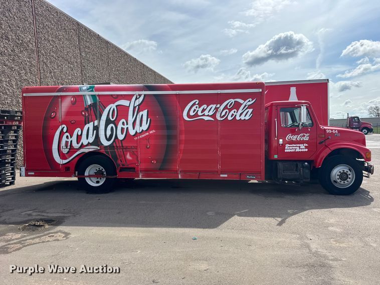 image for item FB7314 1999 International 4700 delivery truck