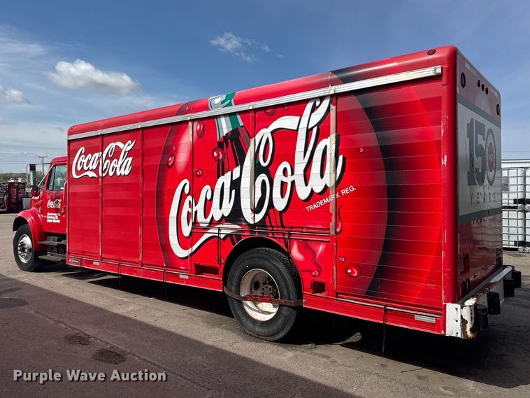 image for item FB7314 1999 International 4700 delivery truck