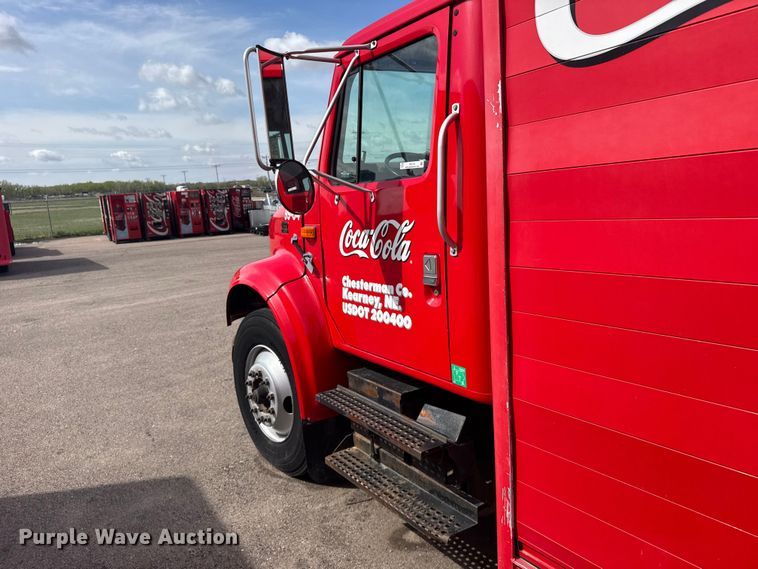 image for item FB7314 1999 International 4700 delivery truck