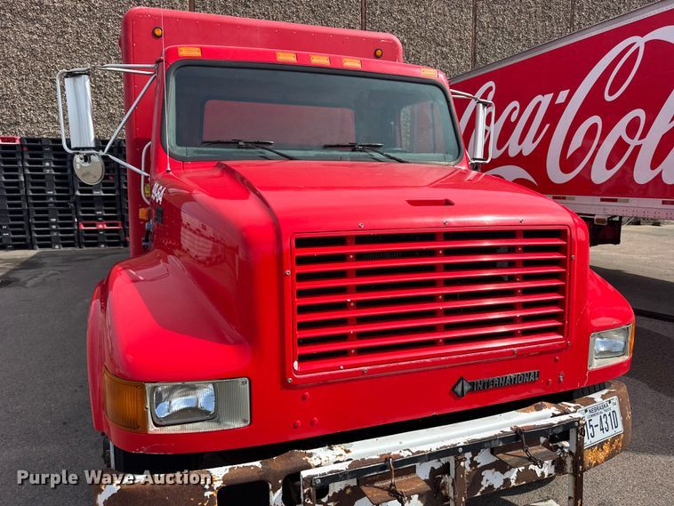 image for item FB7314 1999 International 4700 delivery truck