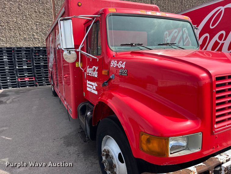 image for item FB7314 1999 International 4700 delivery truck