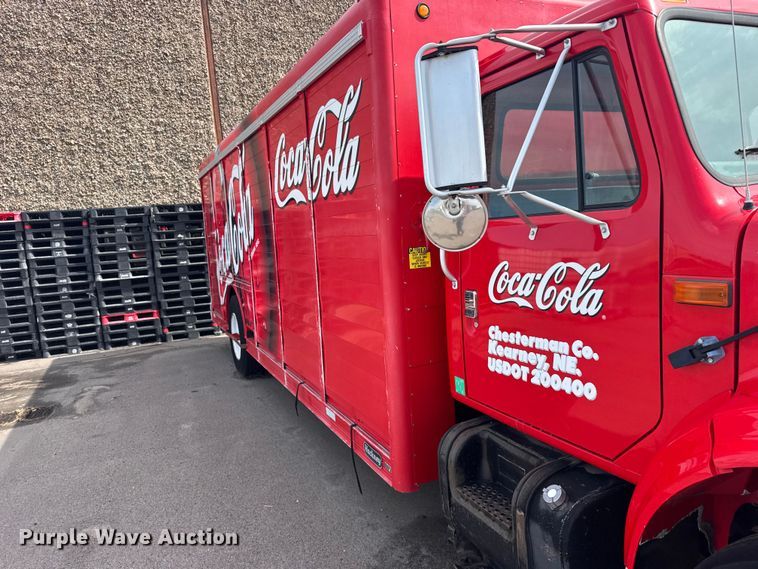 image for item FB7314 1999 International 4700 delivery truck