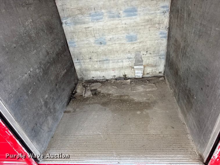 image for item FB7314 1999 International 4700 delivery truck