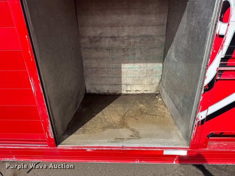 image for item FB7314 1999 International 4700 delivery truck