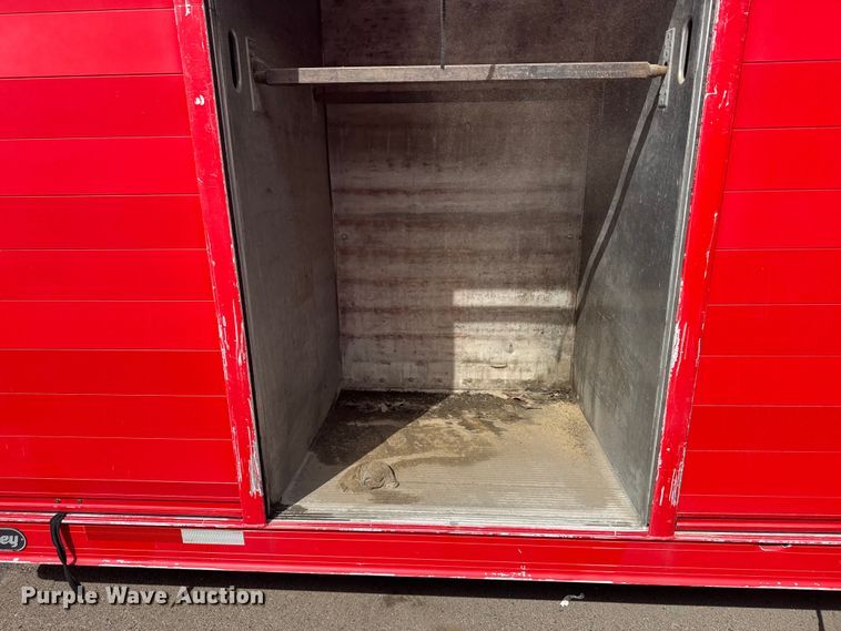 image for item FB7314 1999 International 4700 delivery truck