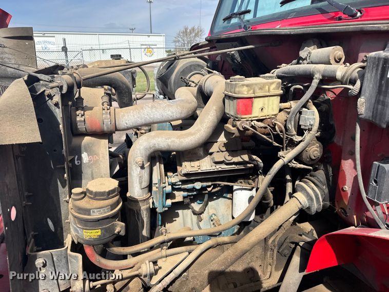 image for item FB7314 1999 International 4700 delivery truck
