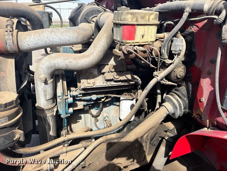 image for item FB7314 1999 International 4700 delivery truck