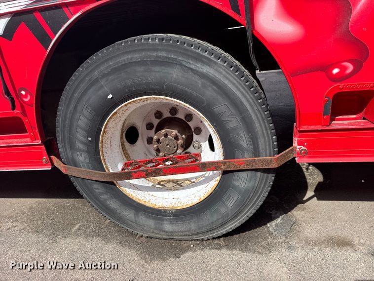 image for item FB7314 1999 International 4700 delivery truck