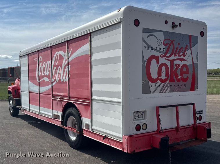 image for item FB7315 1994 GMC C6500 delivery truck
