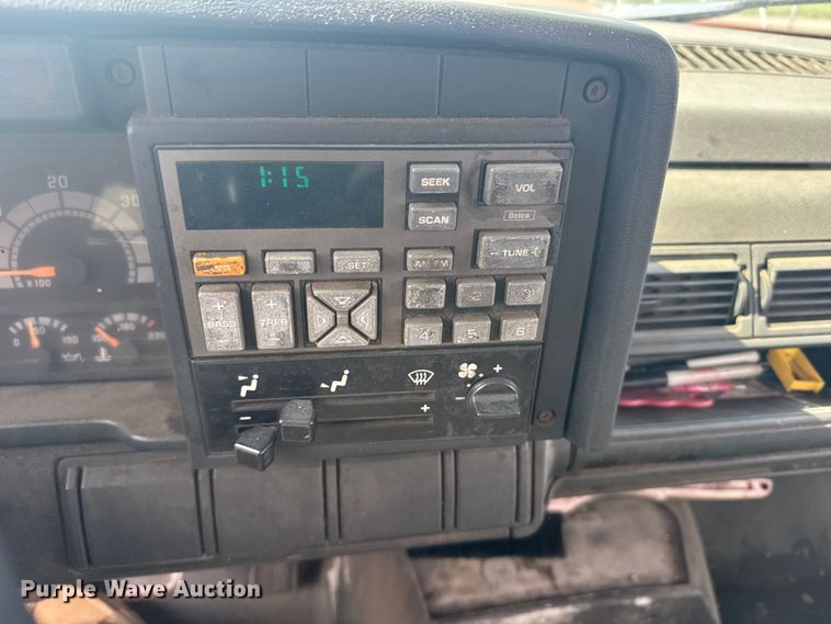 image for item FB7315 1994 GMC C6500 delivery truck